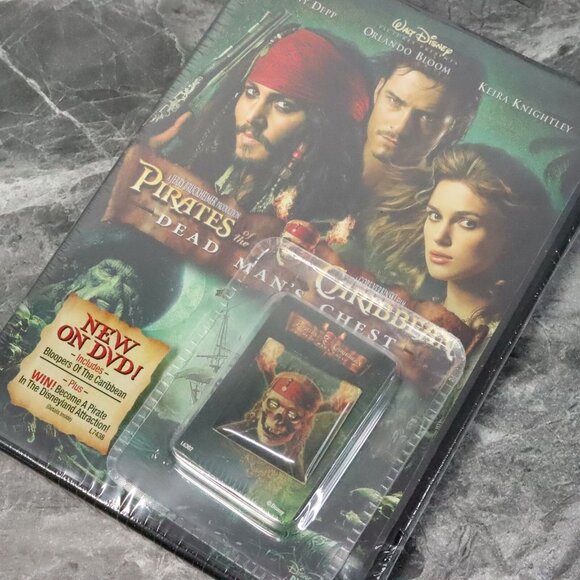 17pc Bundle Wholesale Lot DVD Blu-Ray Disc Movies Dark Knight, Pirates, Muppets - Picture 5 of 7